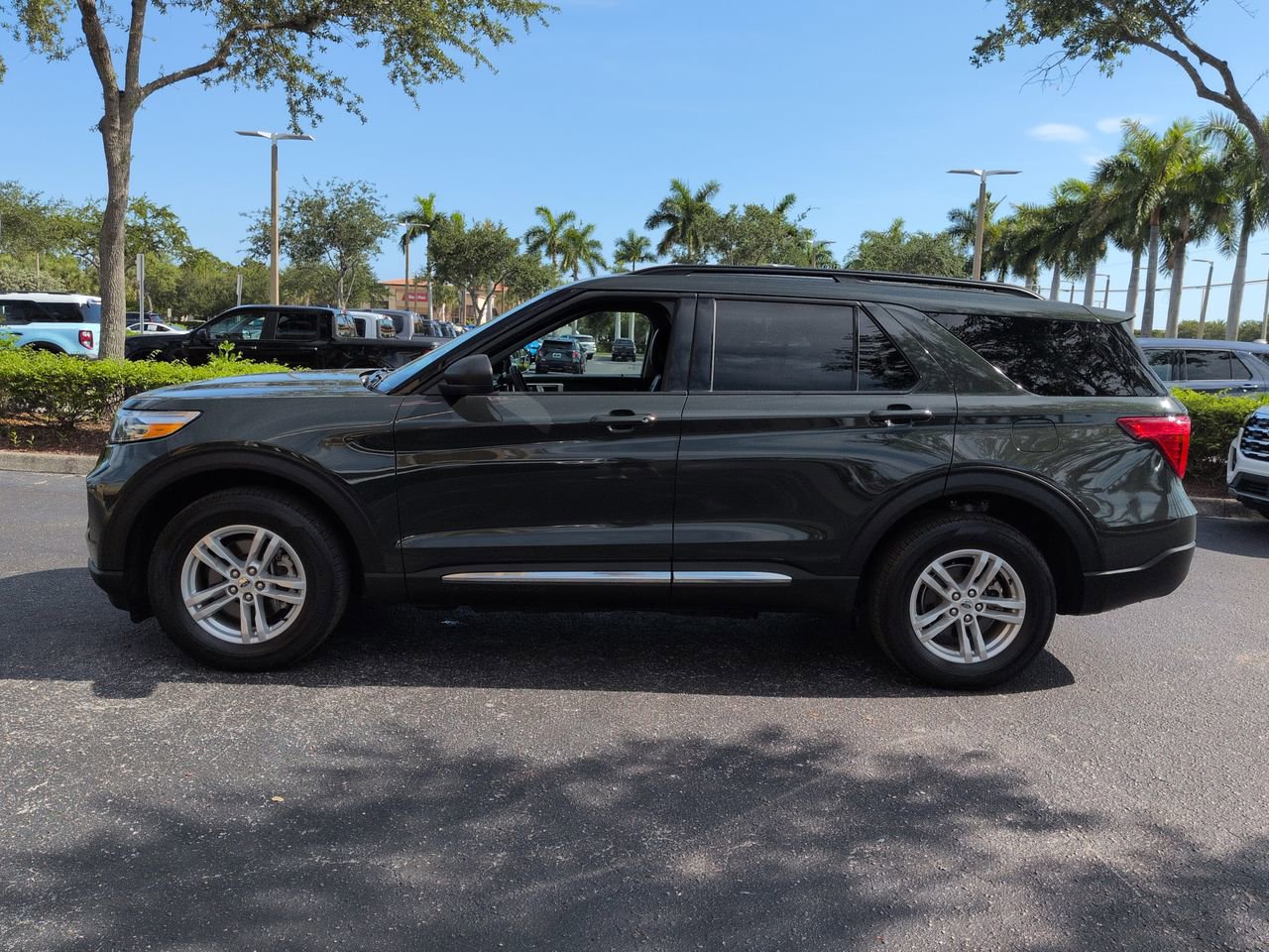 Certified 2024 Ford Explorer XLT w/ Equipment Group 202A AWD/4WD image 7