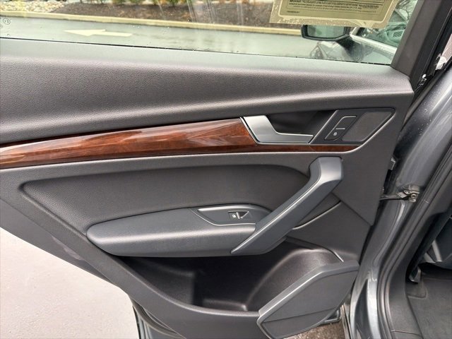 Used 2020 Audi Q5 2.0T Premium w/ Convenience Package image 24