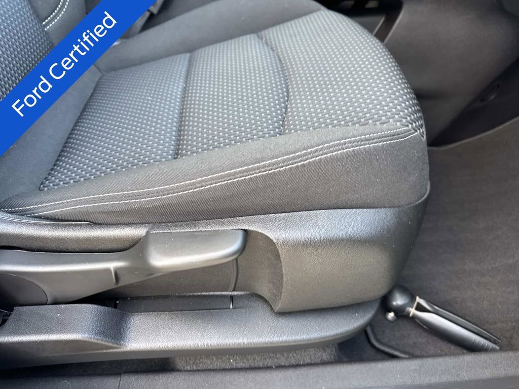 Used 2022 GMC Terrain SLE w/ Elevation Edition image 13