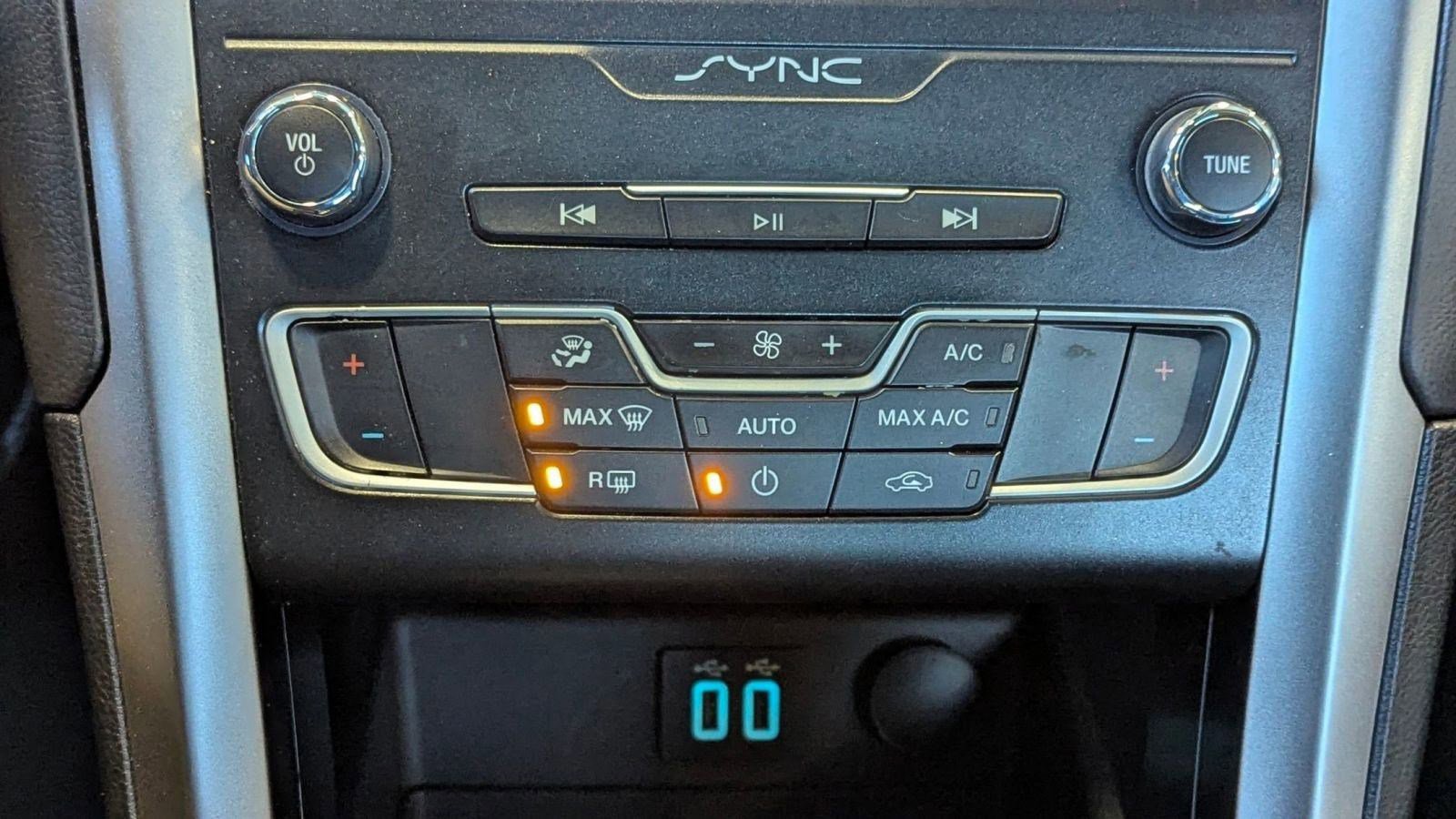 Certified 2020 Ford Fusion SE image 26