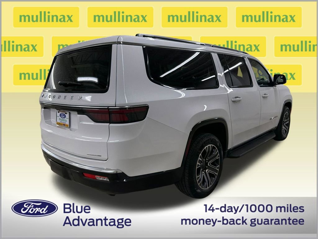 Used 2024 Jeep Wagoneer L Series II w/ Flexible Seating Group AWD/4WD image 3