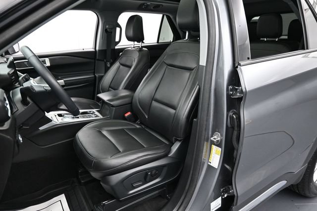 Certified 2023 Ford Explorer XLT w/ Equipment Group 202A AWD/4WD image 13