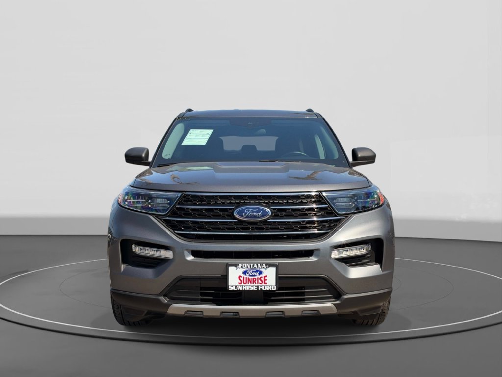 Certified 2023 Ford Explorer XLT w/ Equipment Group 202A RWD image 3