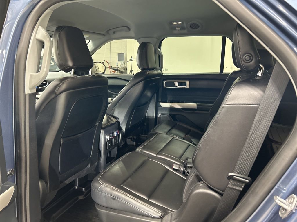 Certified 2020 Ford Explorer XLT w/ Equipment Group 202A AWD/4WD image 26