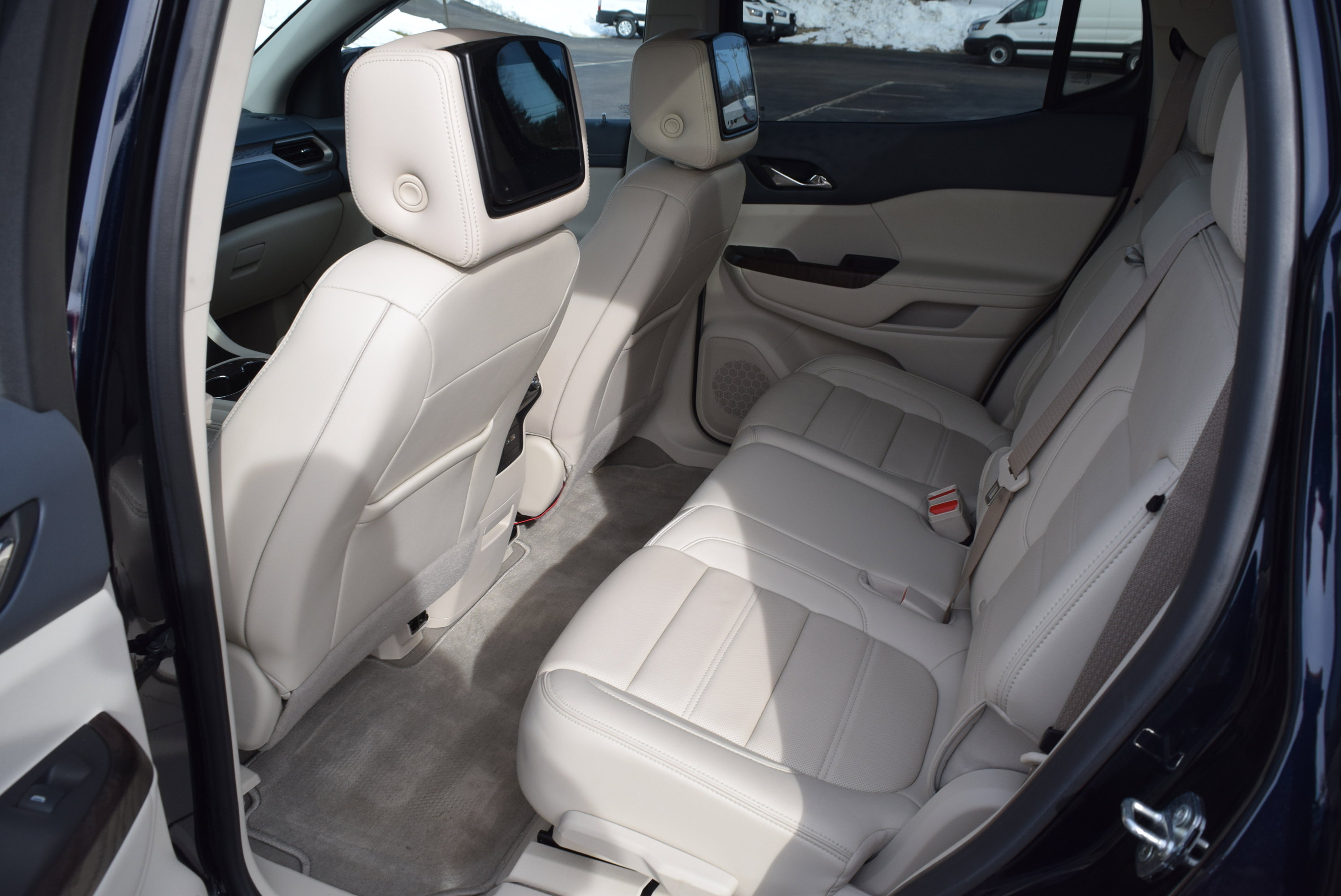 Used 2021 GMC Acadia Denali w/ Denali Ultimate Package image 9