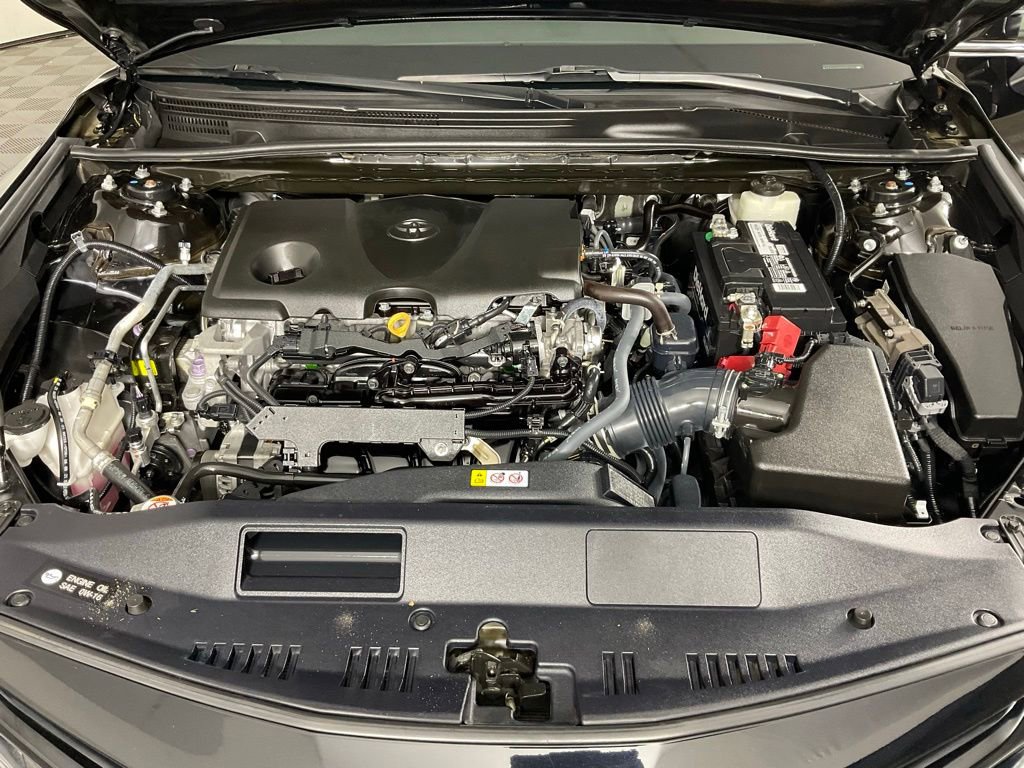 Used 2022 Toyota Camry XSE FWD image 6