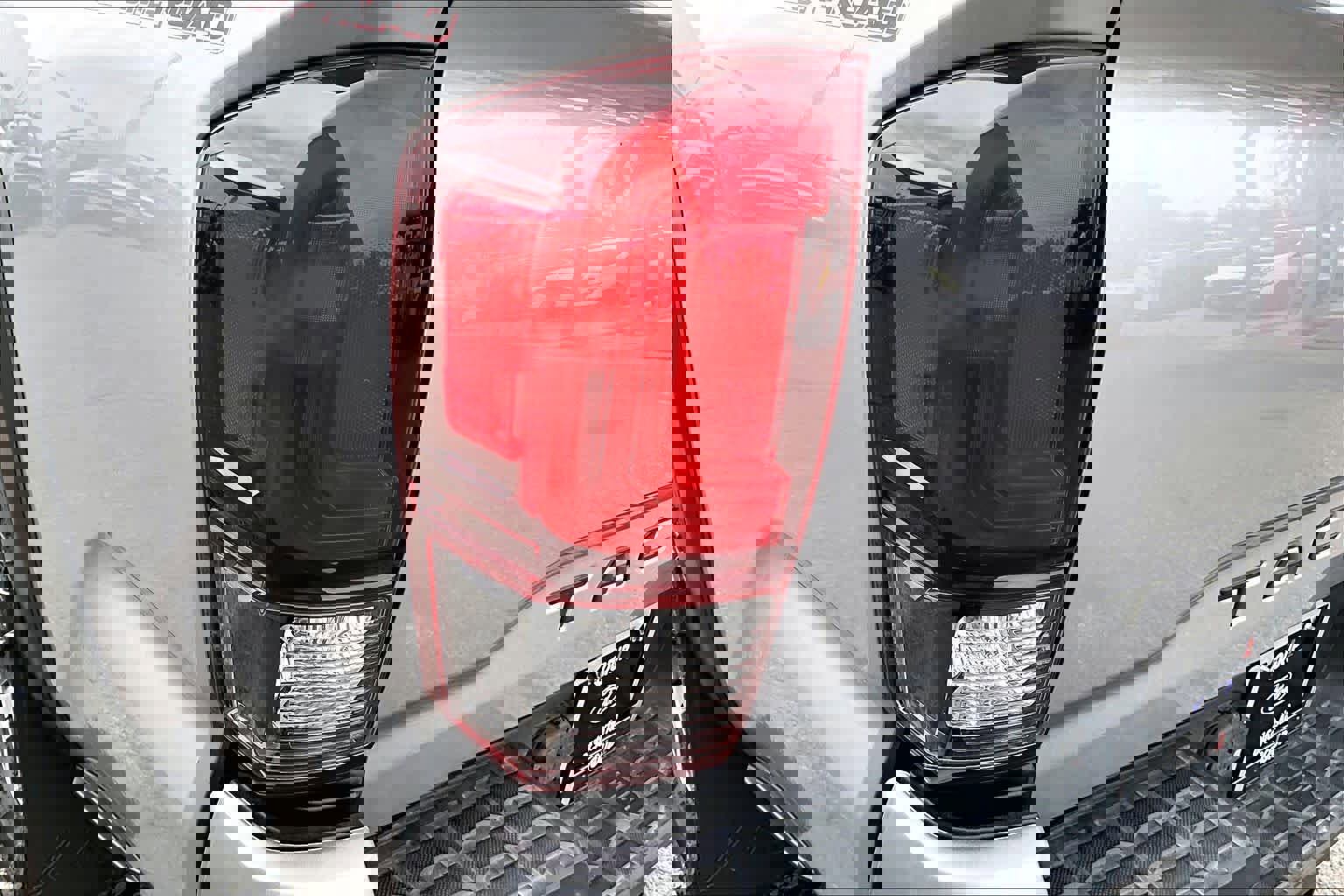 Used 2018 Toyota Tacoma TRD Off-Road image 29