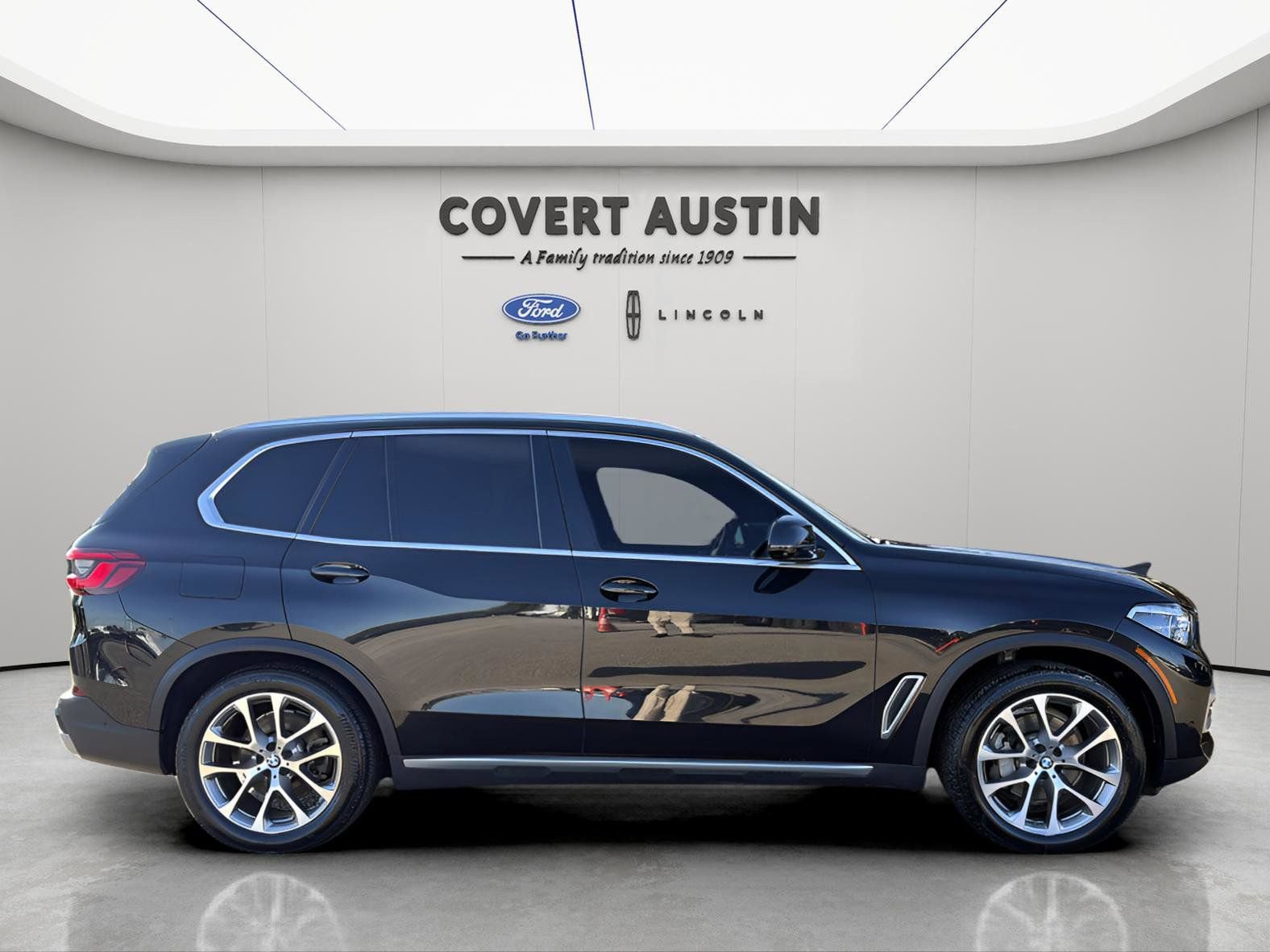 Used 2019 BMW X5 xDrive40i w/ Executive Package image 6