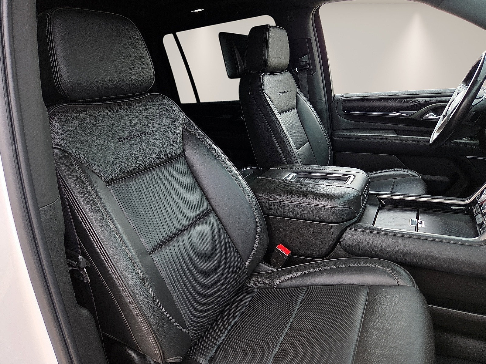 Used 2022 GMC Yukon XL Denali w/ Denali Ultimate Package AWD/4WD image 8