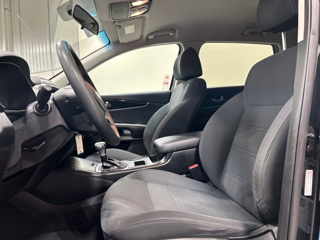 Used 2020 Kia Sorento LX FWD image 11