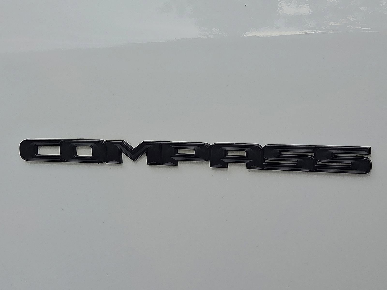 Used 2022 Jeep Compass Latitude FWD image 9