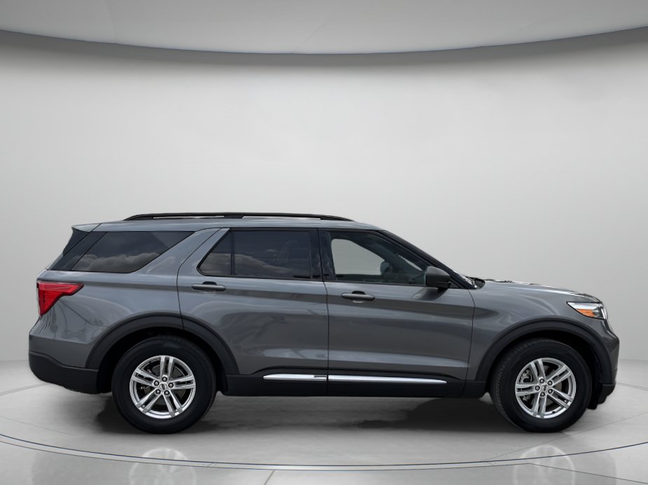 Certified 2023 Ford Explorer XLT RWD image 2