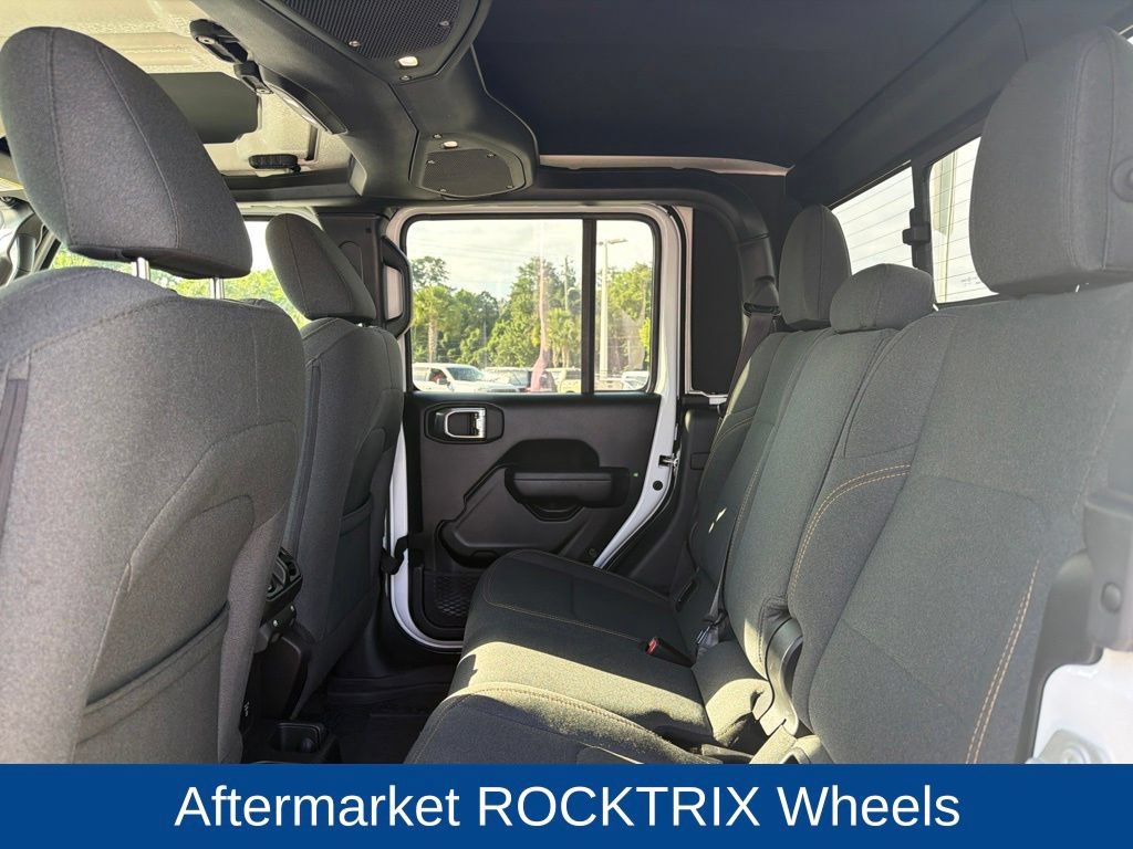 Used 2024 Jeep Gladiator Sport AWD/4WD image 12