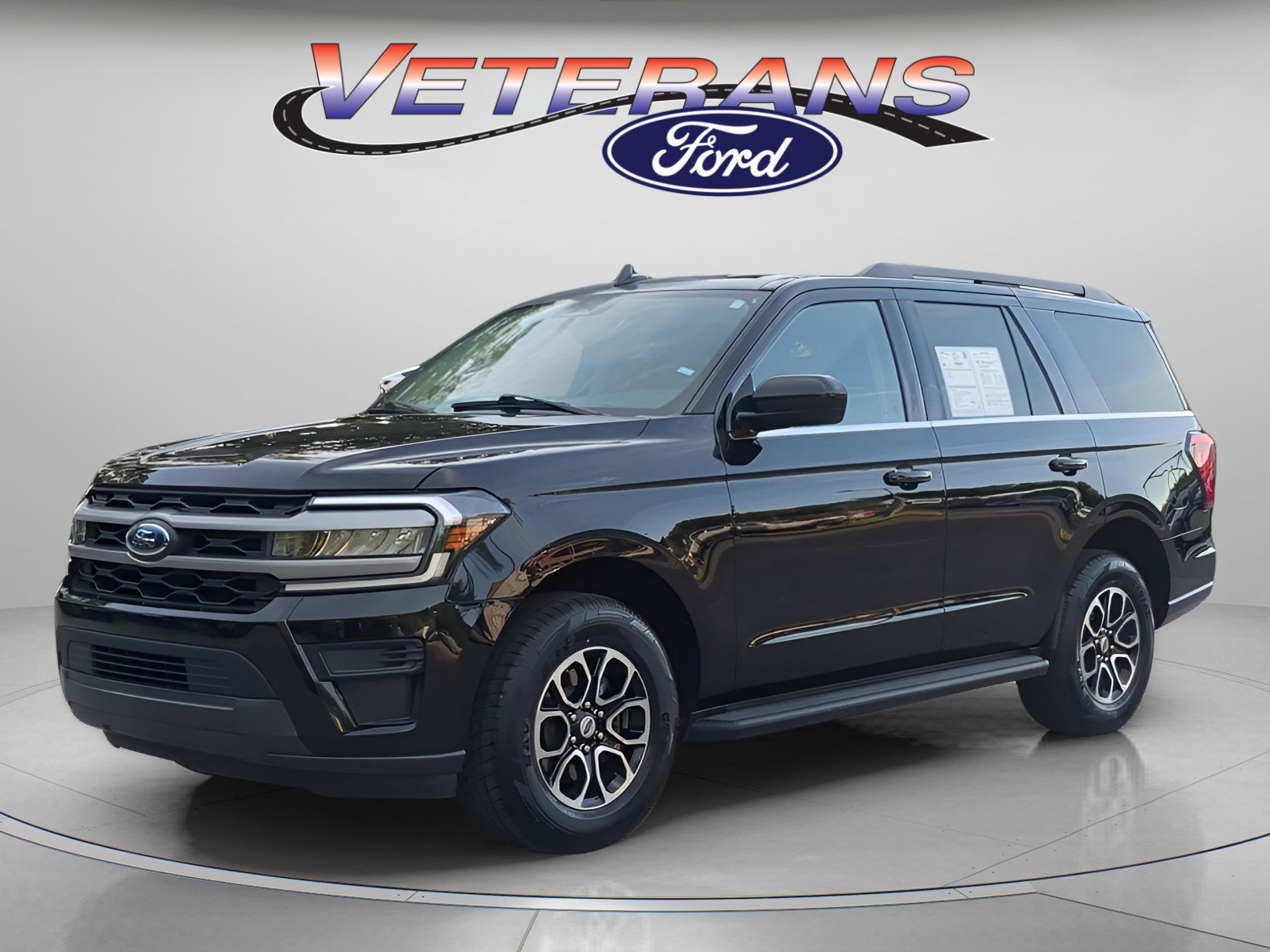 Certified 2024 Ford Expedition XLT RWD image 1