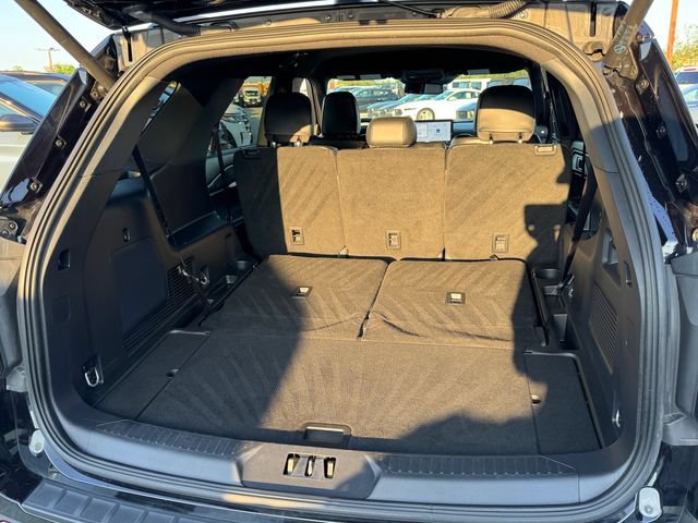 Certified 2025 Ford Explorer ST-Line w/ Premium Package RWD image 19