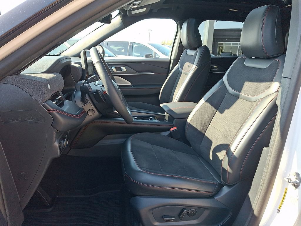 Certified 2025 Ford Explorer ST AWD/4WD image 15