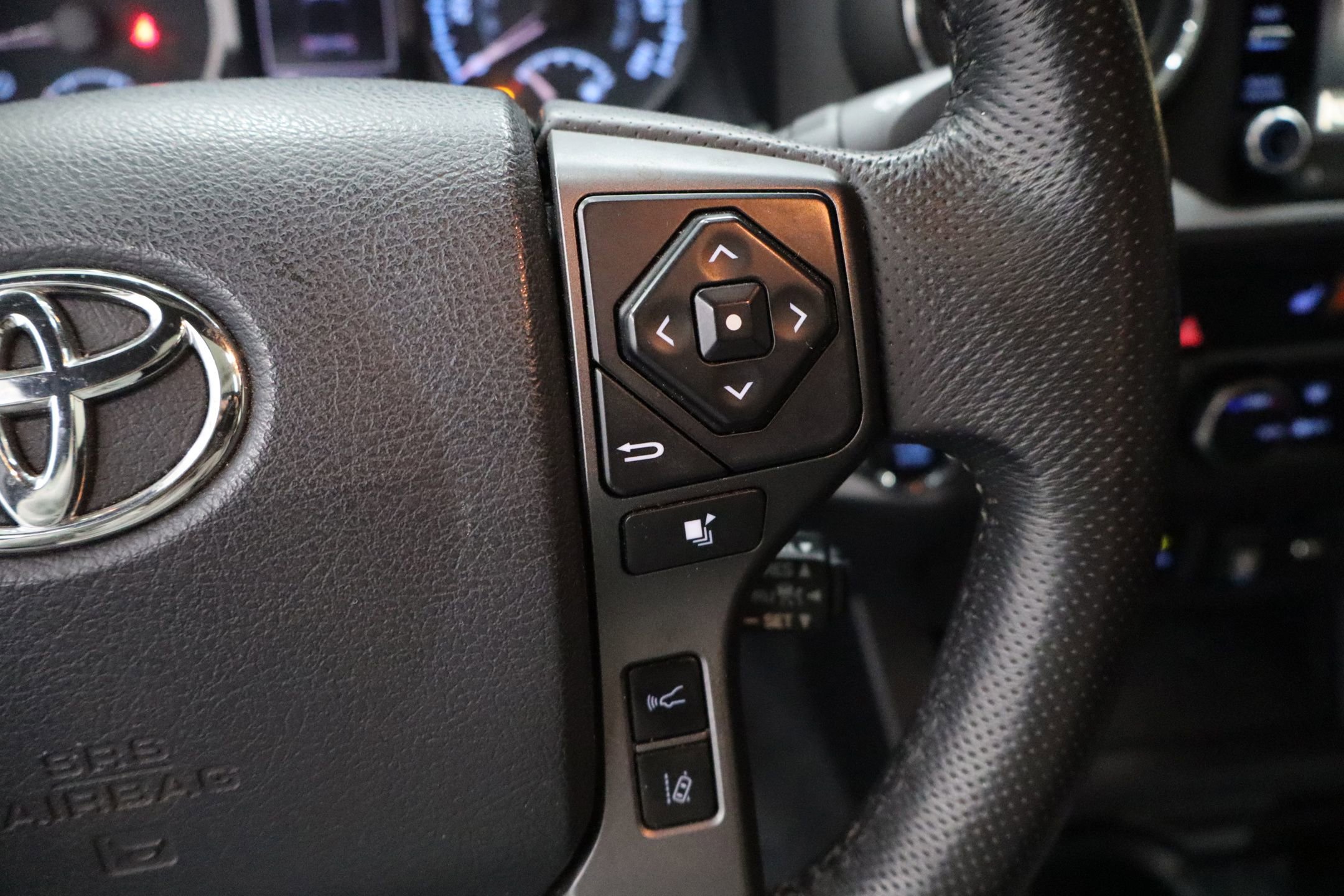 Used 2020 Toyota Tacoma TRD Off-Road w/ TRD Premium Off Road Package image 17