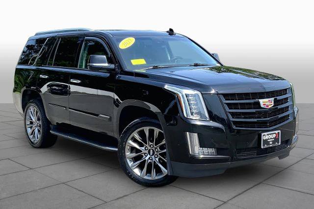 Used 2020 Cadillac Escalade Luxury w/ Escalade Sport Edition AWD/4WD image 3
