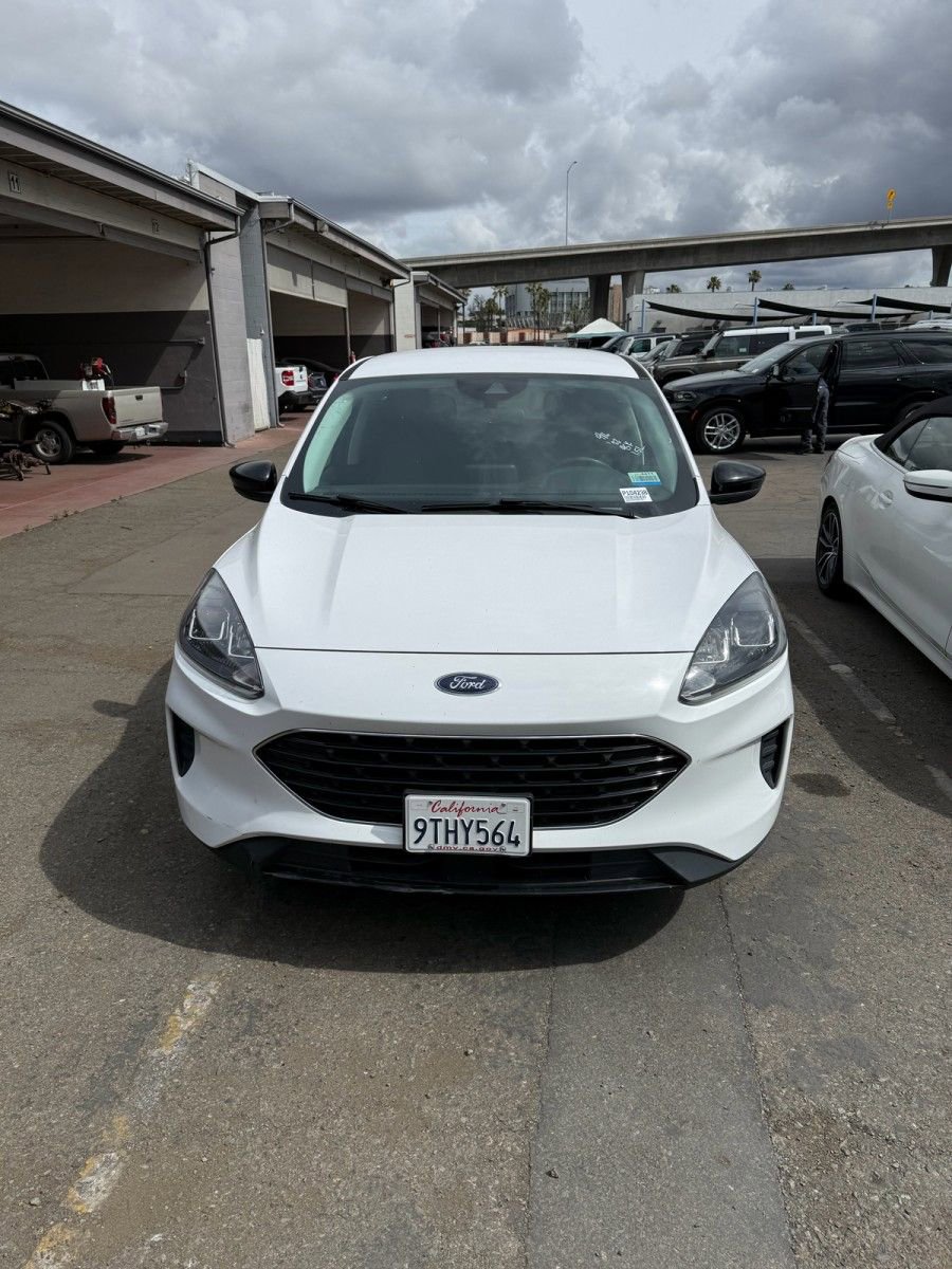 Certified 2022 Ford Escape SE w/ SE Sport Appearance Package FWD image 2