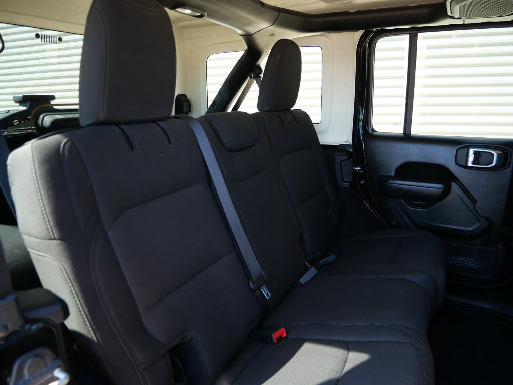 Used 2022 Jeep Wrangler Unlimited Sport AWD/4WD image 12