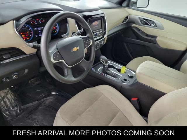 Used 2022 Chevrolet Traverse LS image 12