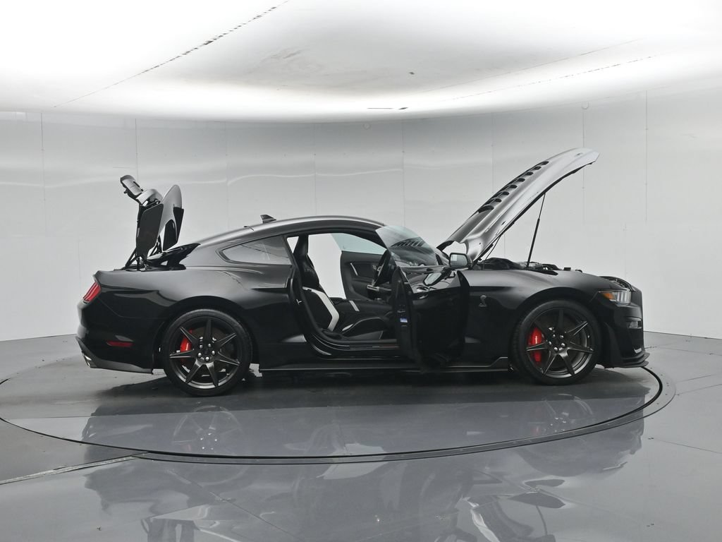 Certified 2022 Ford Mustang Shelby GT500 w/ Carbon Fiber Track Pack RWD image 5