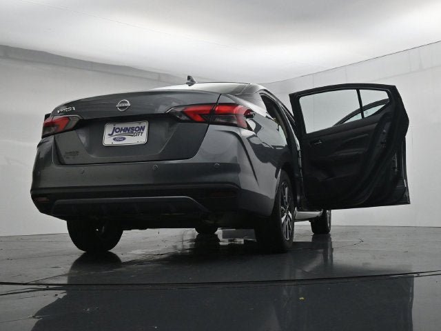 Used 2025 Nissan Versa SV FWD image 47
