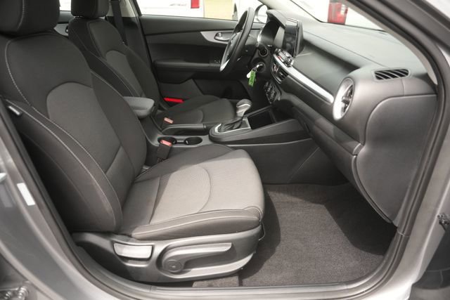 Used 2024 Kia Forte LXS w/ LXS Technology Package FWD image 18