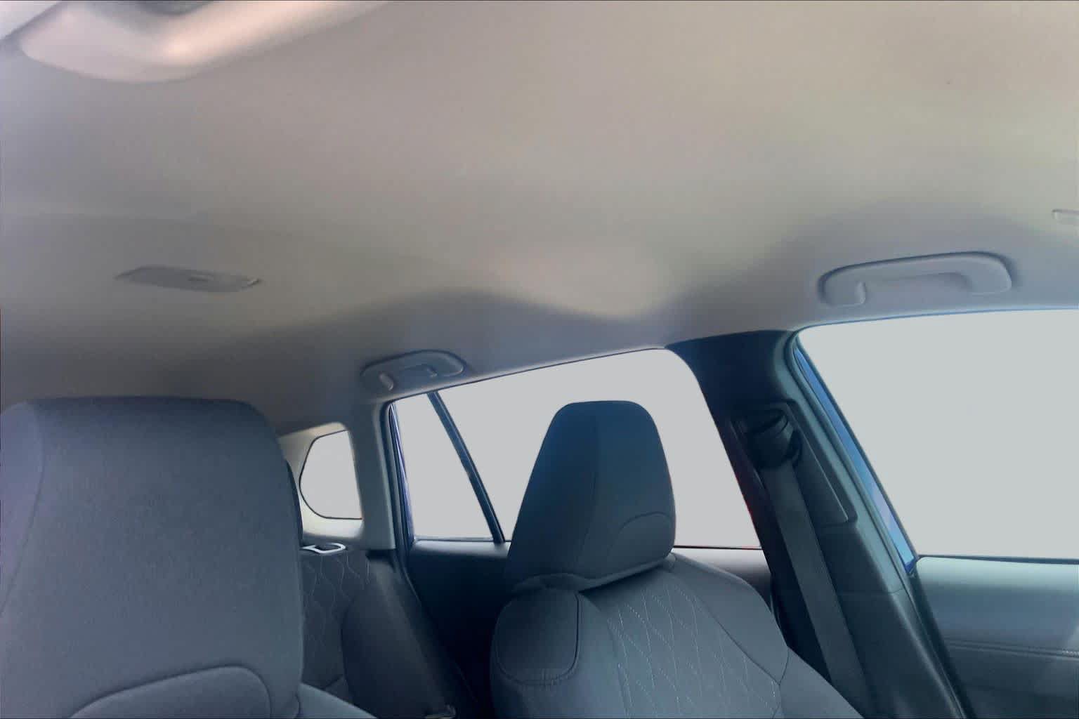 Used 2024 Toyota Corolla Cross LE FWD image 14
