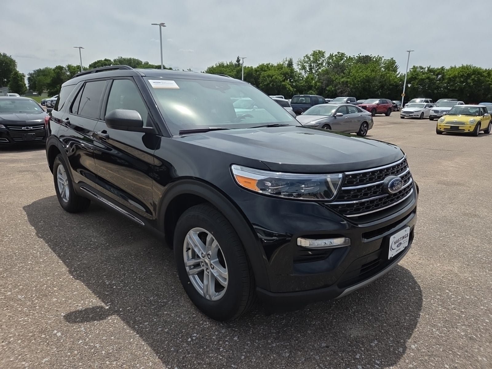 Certified 2023 Ford Explorer XLT w/ Equipment Group 202A AWD/4WD image 19