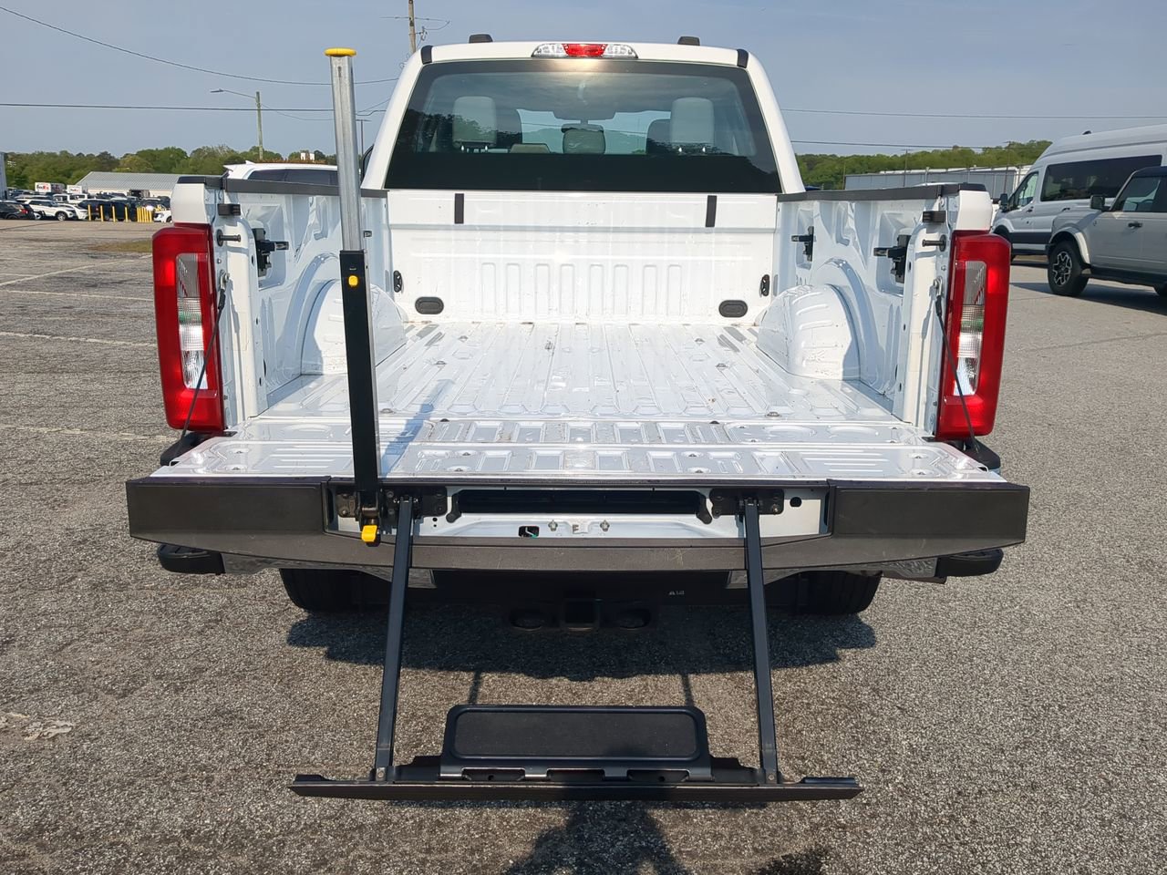 Certified 2023 Ford F250 XL w/ FX4 Off-Road Package AWD/4WD image 11