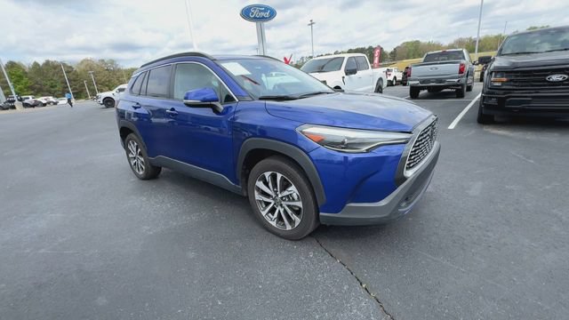 Used 2023 Toyota Corolla Cross XLE AWD/4WD image 2