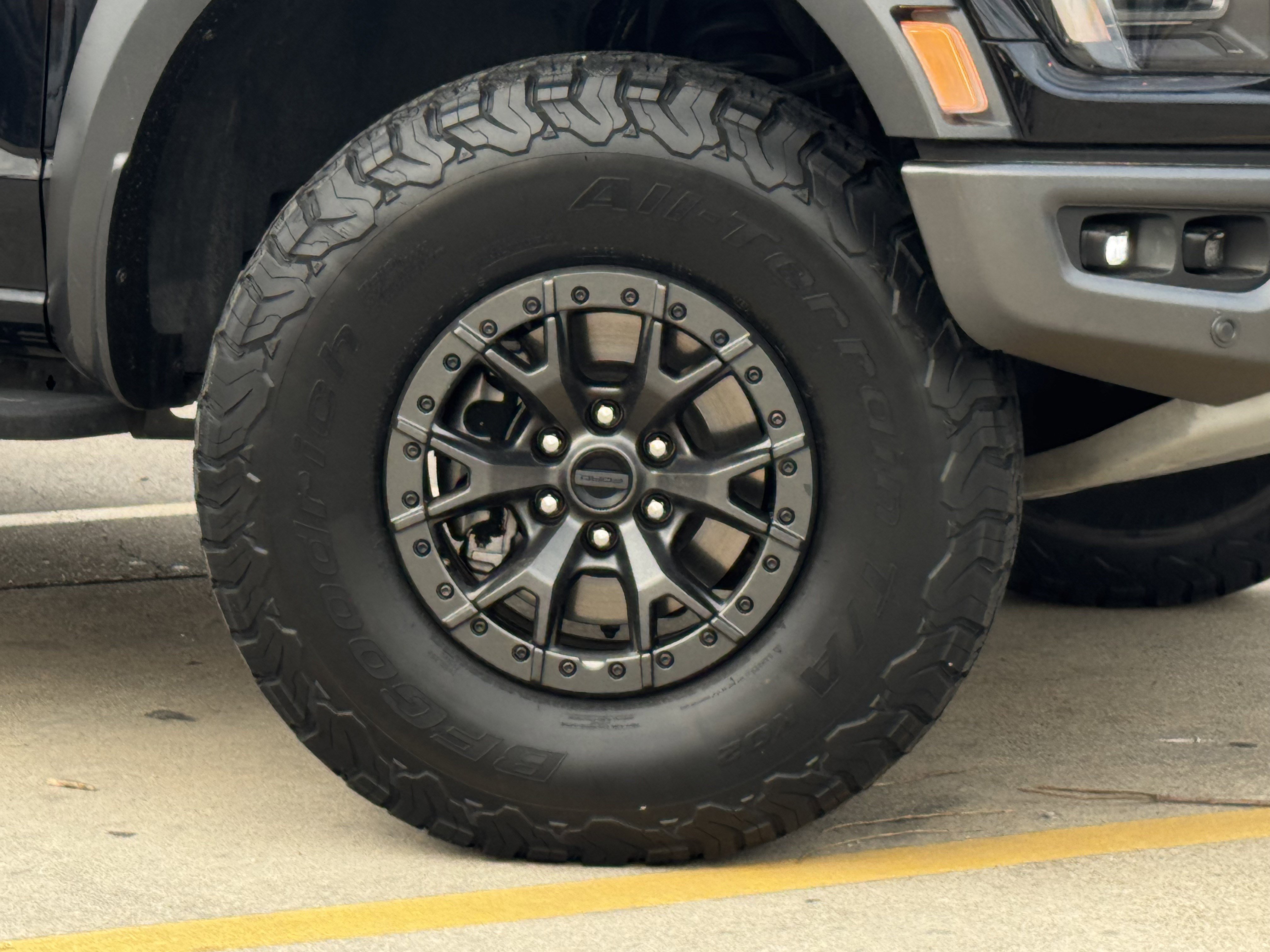 Certified 2022 Ford F150 Raptor w/ Raptor 37 Performance Package image 9