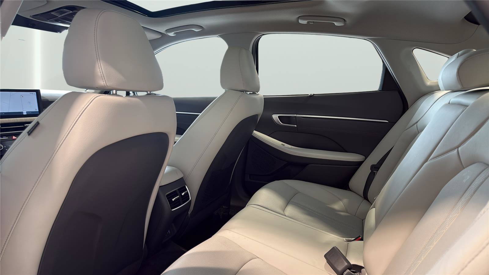 Used 2025 Hyundai Sonata Limited FWD image 18