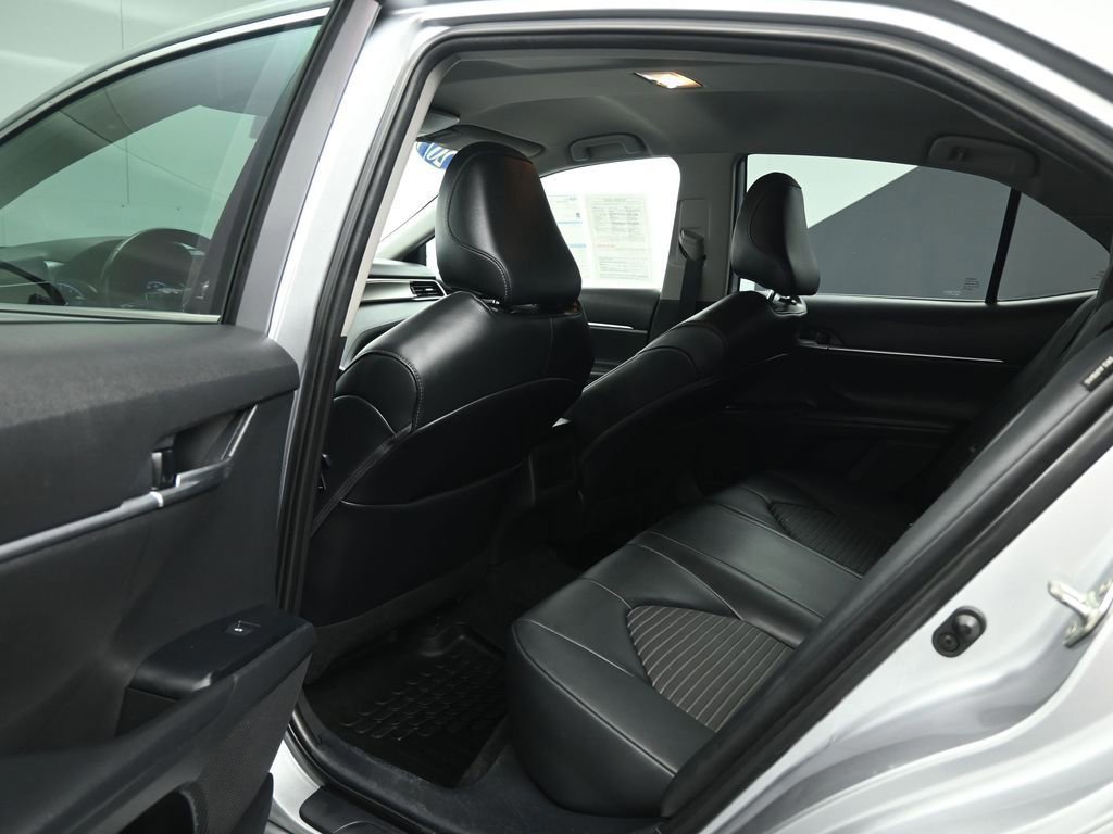 Used 2020 Toyota Camry SE image 42