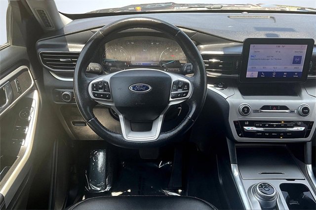 Certified 2021 Ford Explorer XLT w/ Equipment Group 202A image 7