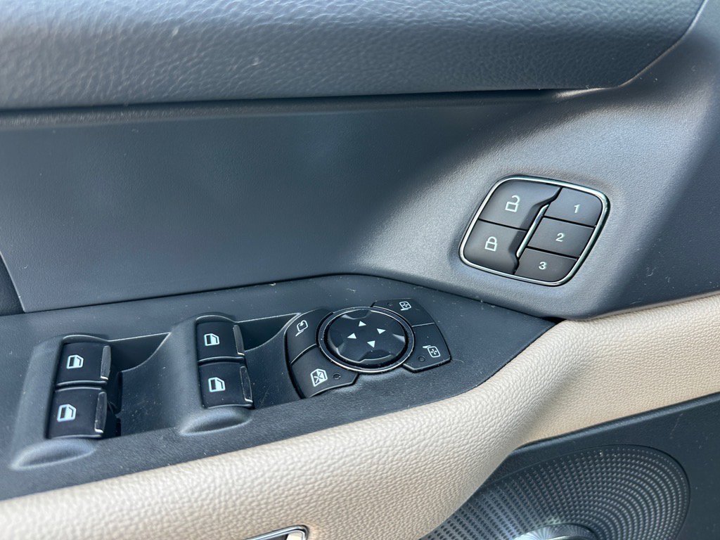 Certified 2024 Ford Expedition XLT image 15