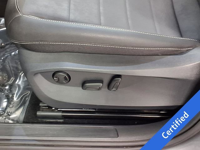 Used 2023 Volkswagen Taos SE w/ Panoramic Sunroof Package AWD/4WD image 5