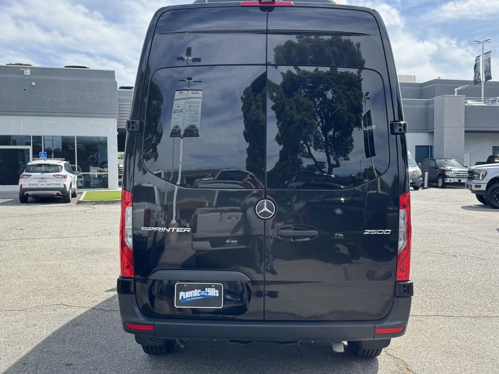 Used 2024 Mercedes-Benz Sprinter 2500 image 5