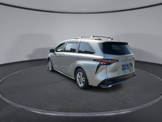 Used 2022 Toyota Sienna XSE w/ XSE Plus Package AWD/4WD image 6
