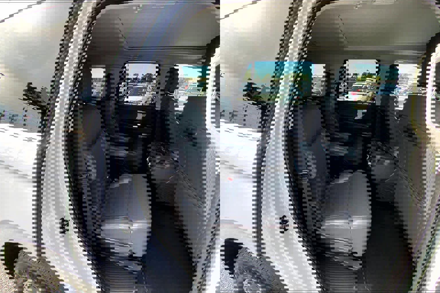 Certified 2025 Ford Expedition Active image 19