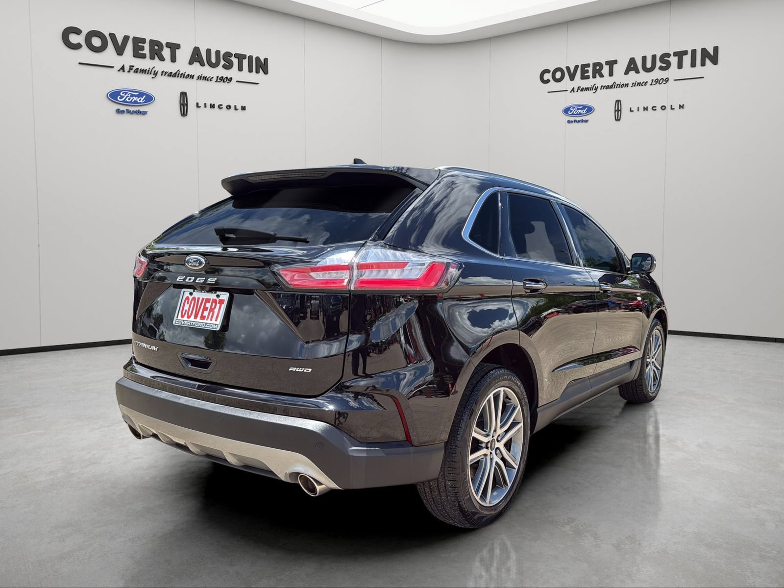 Certified 2023 Ford Edge Titanium AWD/4WD image 5