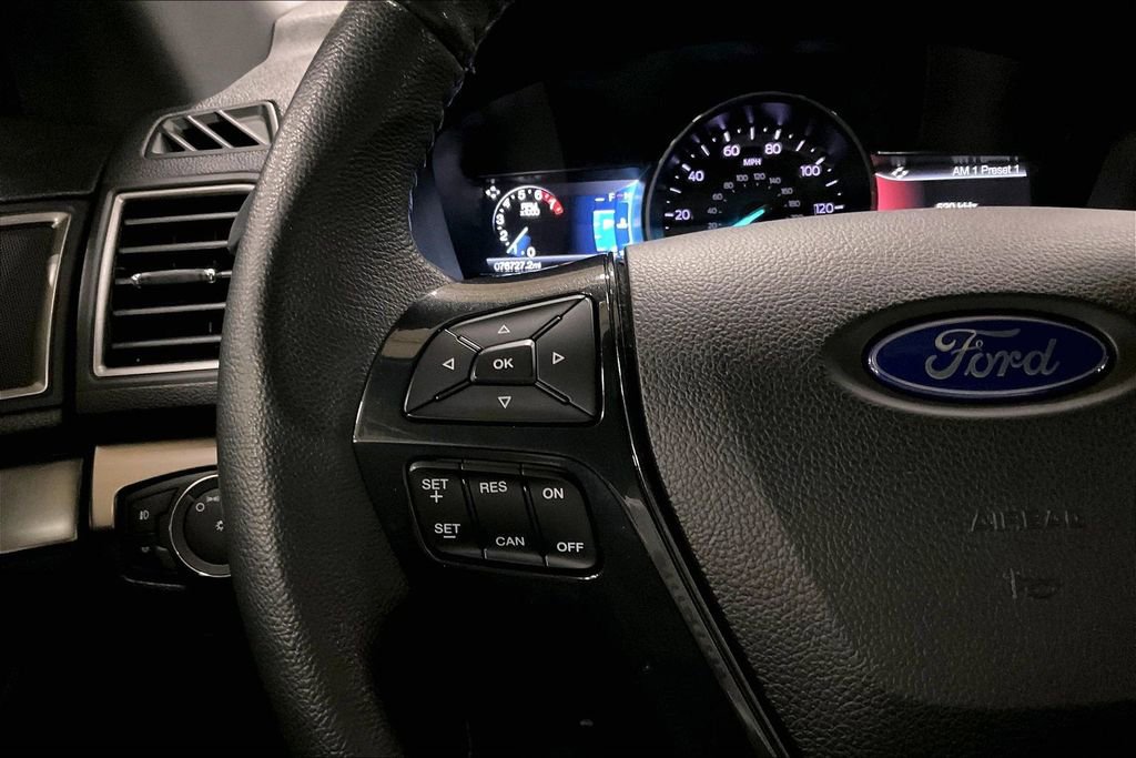 Certified 2018 Ford Explorer XLT w/ Equipment Group 202A AWD/4WD image 17