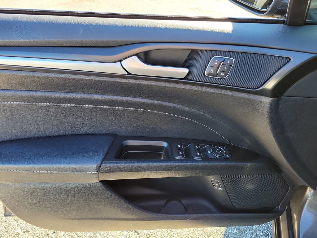 Certified 2018 Ford Fusion Energi Titanium image 21