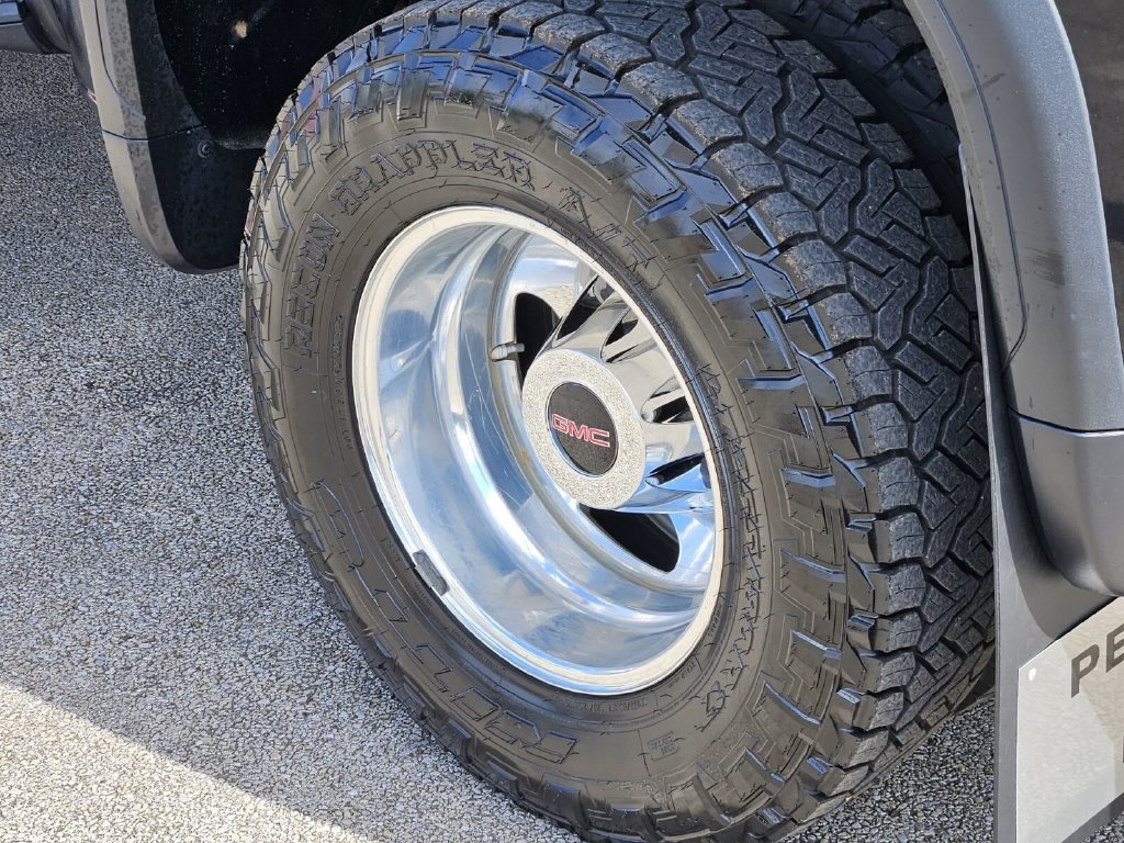 Used 2022 GMC Sierra 3500 Denali AWD/4WD image 8