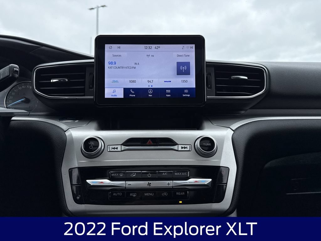 Certified 2022 Ford Explorer XLT w/ XLT Sport Appearance Package AWD/4WD image 23