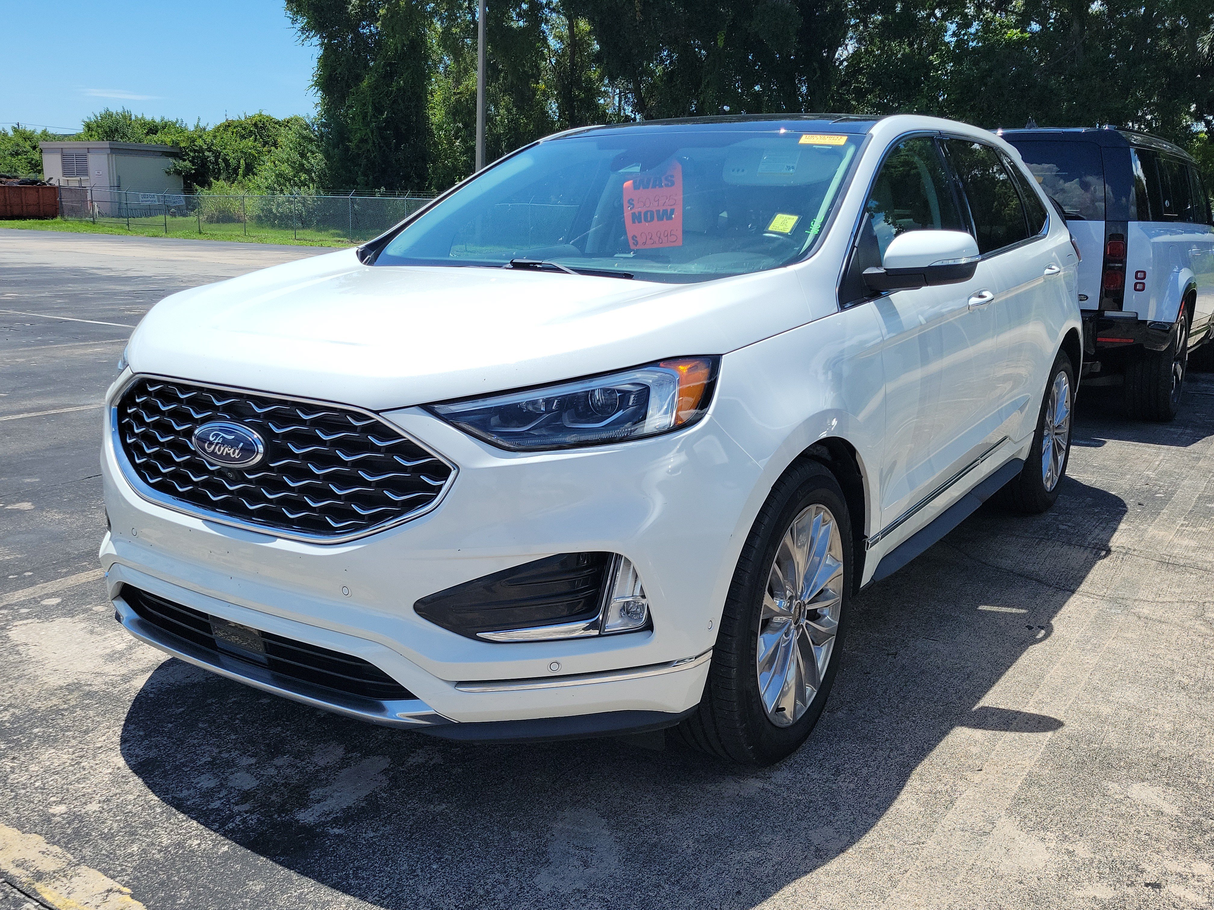 Certified 2022 Ford Edge Titanium w/ Equipment Group 301A AWD/4WD image 3