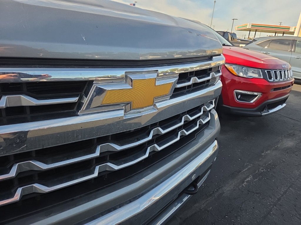 Used 2023 Chevrolet Silverado 1500 LTZ AWD/4WD image 2