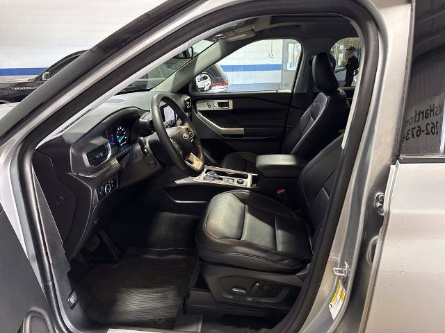 Certified 2023 Ford Explorer Limited w/ Equipment Group 301A AWD/4WD image 14