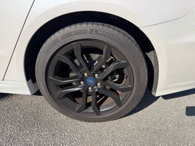 Certified 2019 Ford Fusion SE w/ Equipment Group 151A FWD image 5